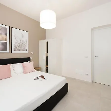 White Flat Santa Croce * Rzym
